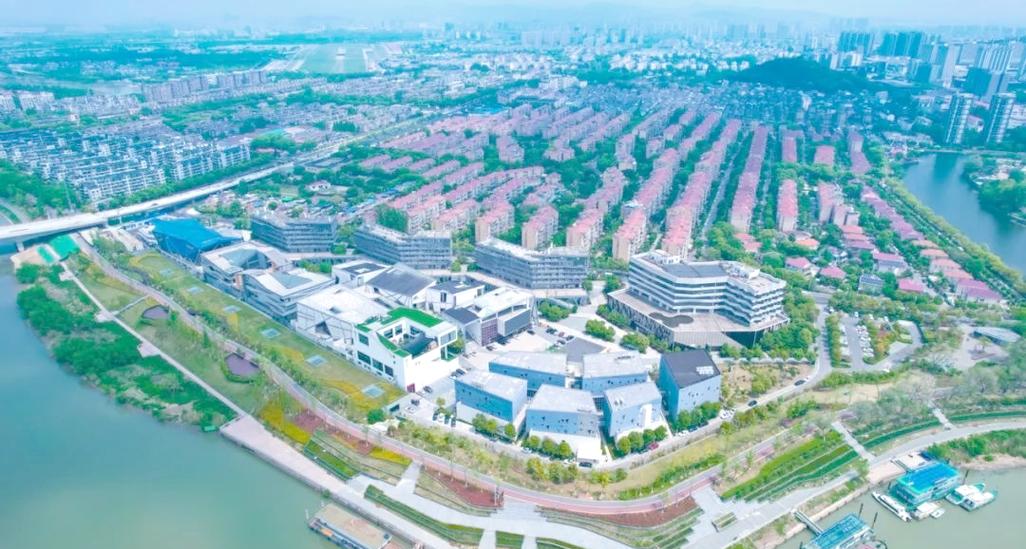 乐玺萃咖啡店:艺术与创业灵感的碰撞空间